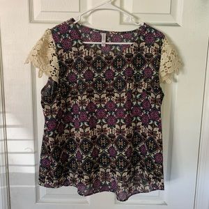 ❗️SALE❗️Women’s top size XXL